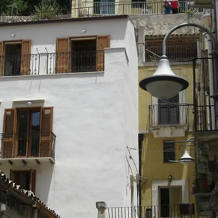 Holiday home Casa Vacanze Puccia *